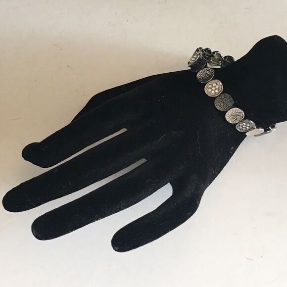 Bundle Sale 3 for $15 | Silver Tone Beaded Stretch Bracelet - Picture 7 of 12